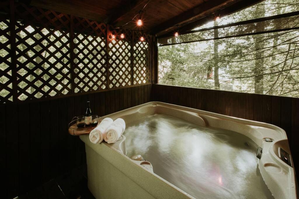 Southern Oak Cabin - Newly Remodeled - Close To All Attractions Sevierville Eksteriør bilde