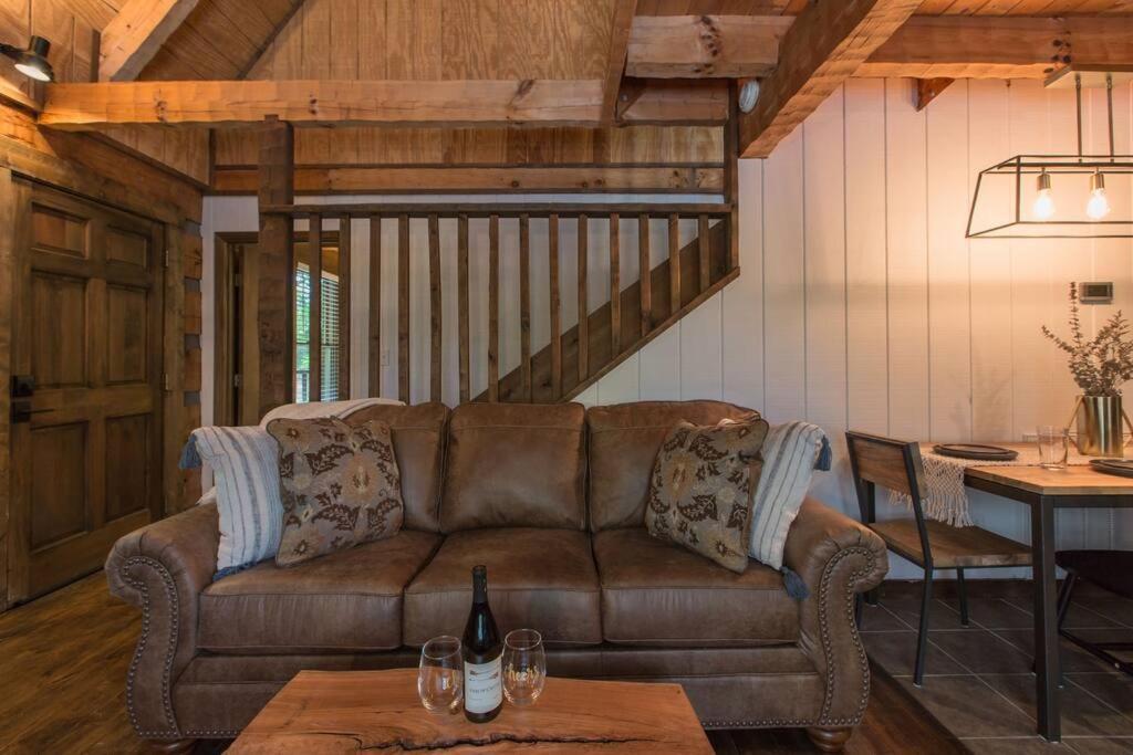 Southern Oak Cabin - Newly Remodeled - Close To All Attractions Sevierville Eksteriør bilde