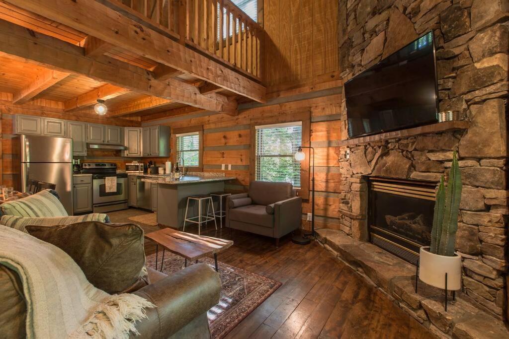 Southern Oak Cabin - Newly Remodeled - Close To All Attractions Sevierville Eksteriør bilde